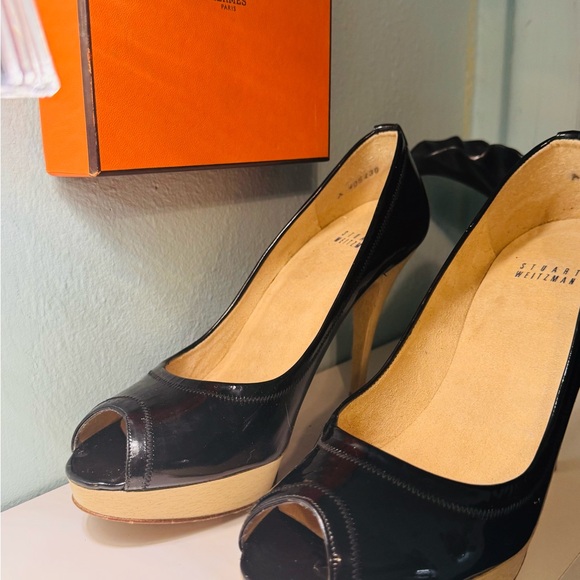 Stuart Weitzman Black and Cream Stiletto Heels - Picture 1 of 5